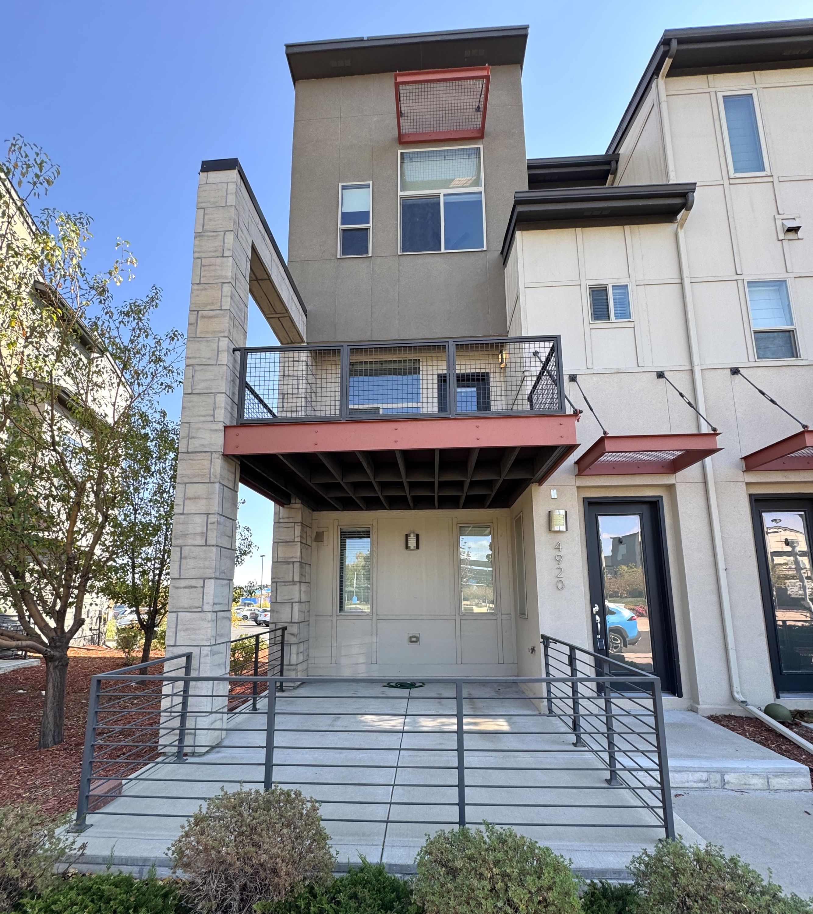 4920 Valentia Street - 1